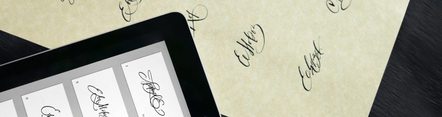 signature-pro-j5Qbe2TG6MU-unsplash Immagine di firme su laptop e foglio di carta